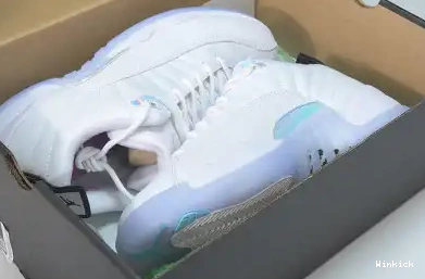JORDAN RETRO LOW DB0733-190 EASTER 12 0616